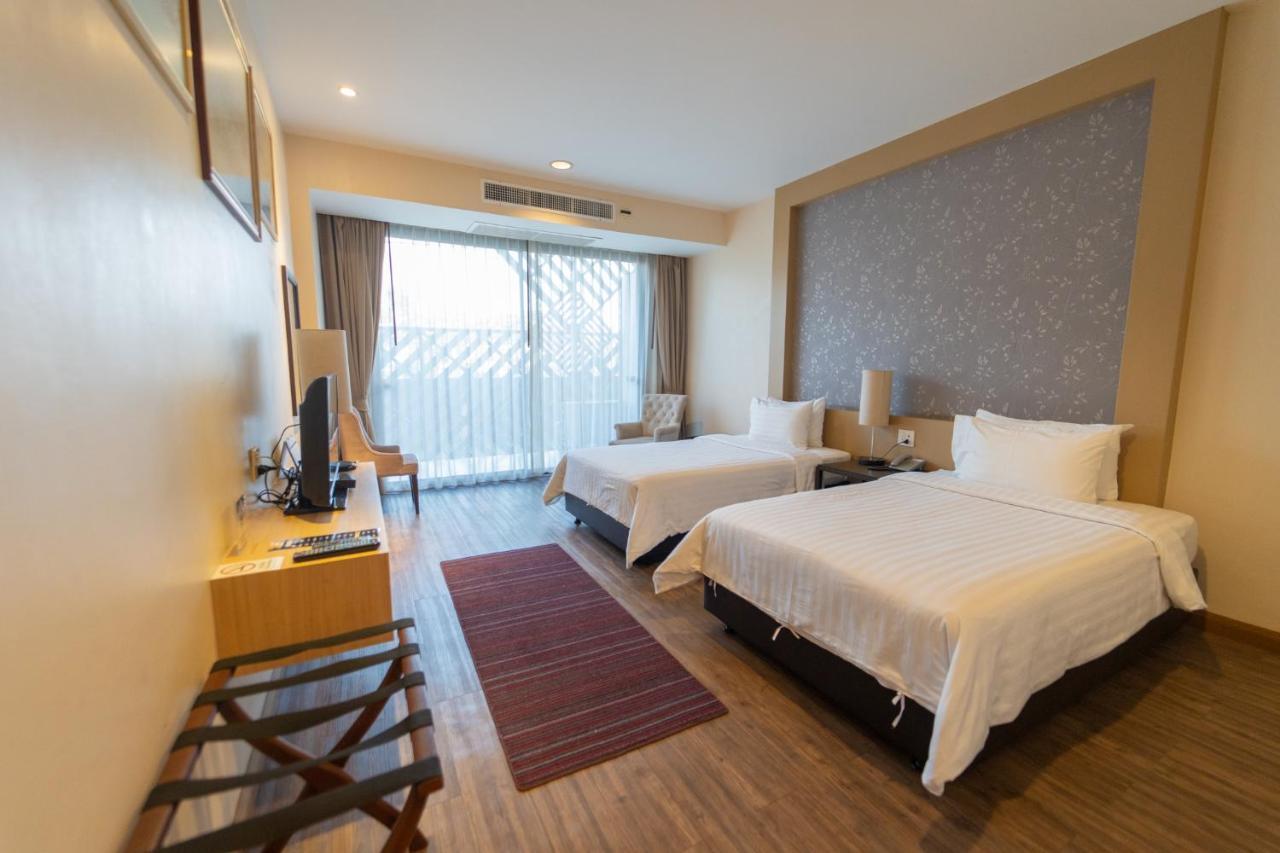 Rimkhobfa Urban Resort Samut Prakan Exterior photo